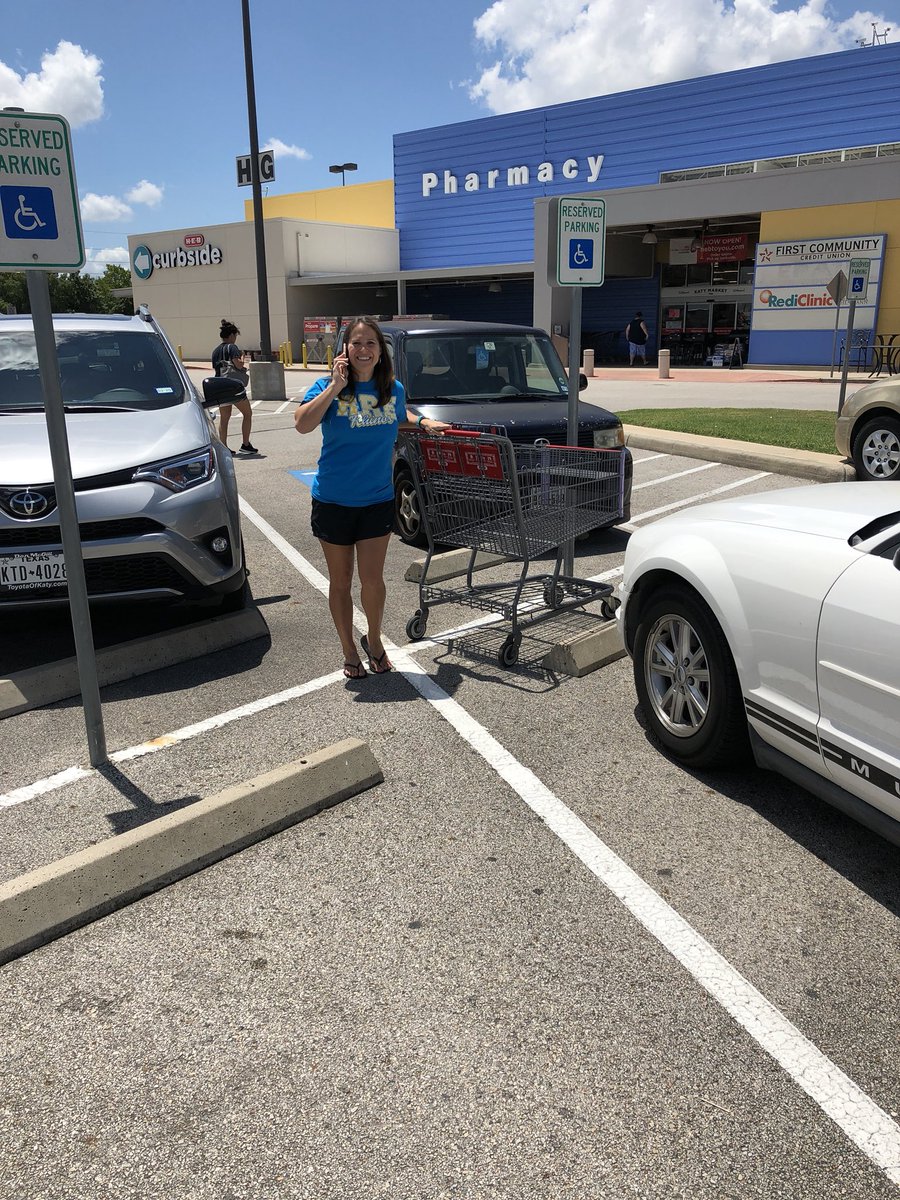 Lopez_2nd's tweet photo. More carts...#RREPride #teamupforkindness #rrekinder https://t.co/AhXMGlE1bo
