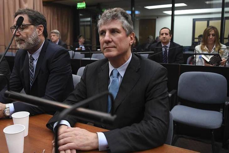 gabiestevezok's tweet photo. Ya están vaciando el Fondo de Garantía de Sustentabilidad de la Anses y metieron preso a Boudou. Las AFJP pueden volver a estafar tranquilas.
Referentes políticos que transformaron la realidad son perseguidos por los medios y por la "justicia".
Fuerza Amado. Estamos con vos. https://t.co/Xn5E4ZYDSo