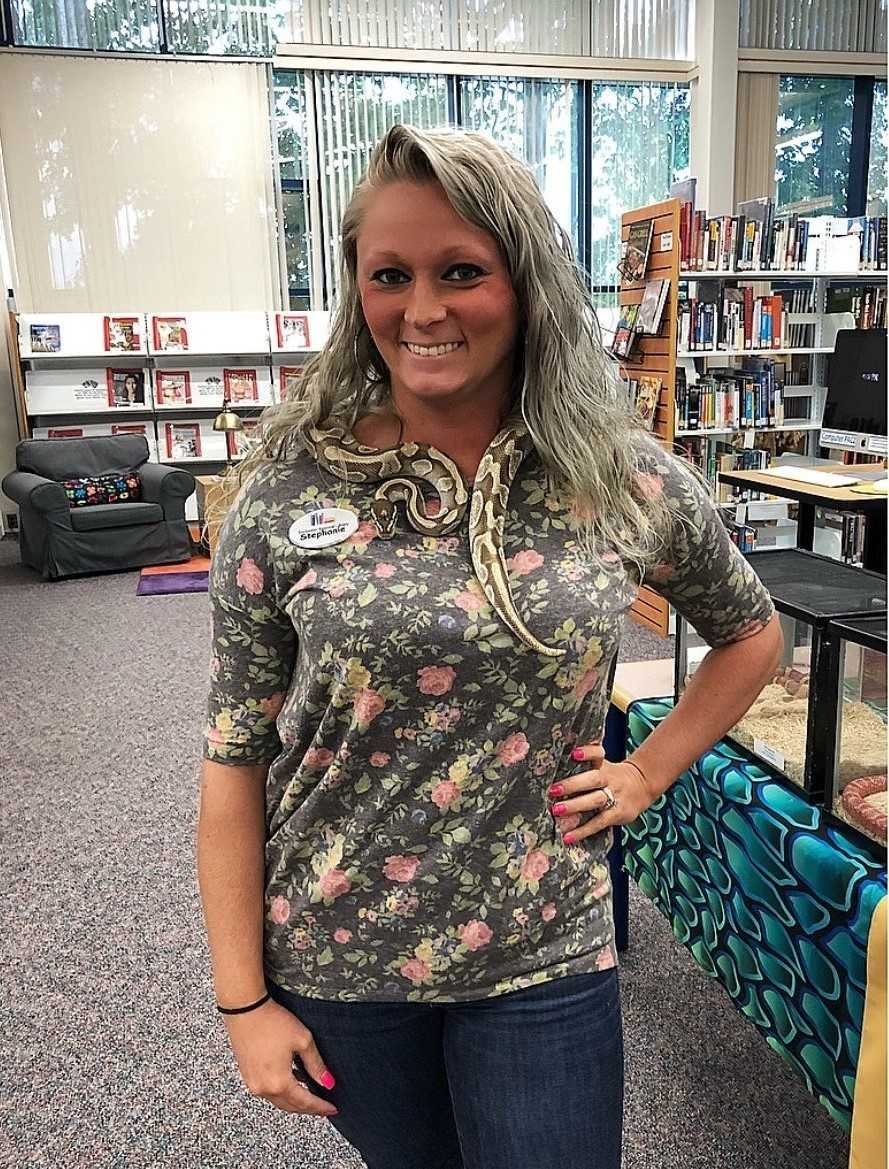 blackwaterlib9's tweet photo. On Thursday, August 2, Ruth Camp Campbell Memorial Library wrapped up their Summer Reading Program with the popular JB Rattles Reptile Show.  @TidewaterNews @LibraryofVA #BRL9 #SummerReading2018 https://t.co/qyIIVof2Ir