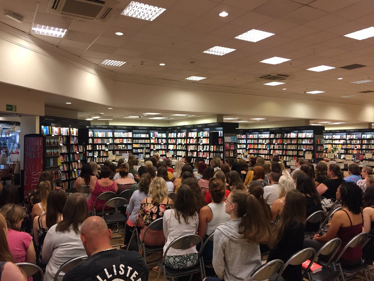 ClareJKelly's tweet photo. Spot the authors! 👀 Brilliant audience for day 2 of the #WildeAboutTheGirl tour with @PaigeToonAuthor and @LouisePentland in Bristol @Waterstones262! #FiveYearsFromNow #booktour #RobinWilde https://t.co/XAqh1E6n25
