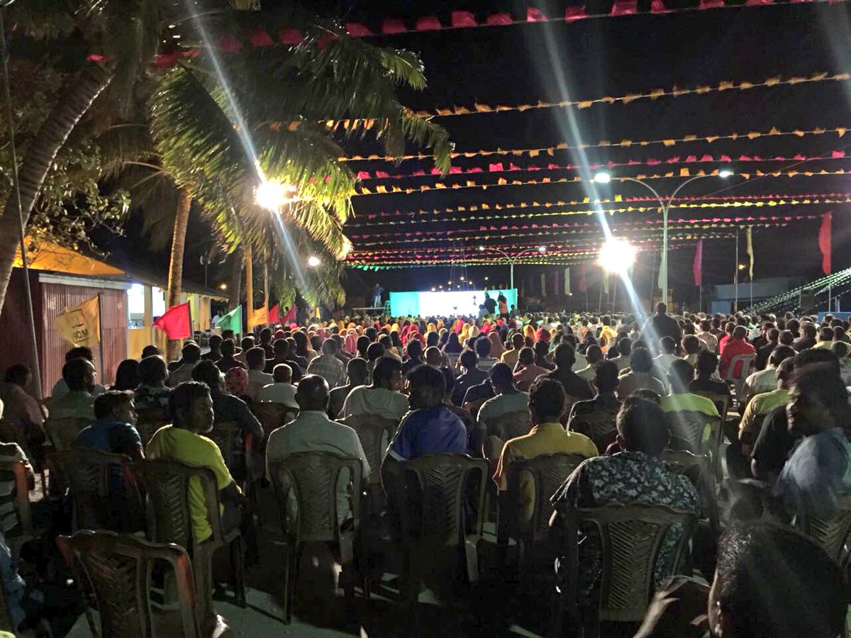 TeamMdp's tweet photo. Addu Meedhoo Dhaairaage Majlis Member Roxeyna Adam

Gulhifaivaa Siyaasee Partythakun baavvaa Jalsa L.Gamu Thundi Bandharu Sarahadhdhun

#IbuFaisal2018
#JazeeraRaajje https://t.co/iMhMbq6lmm