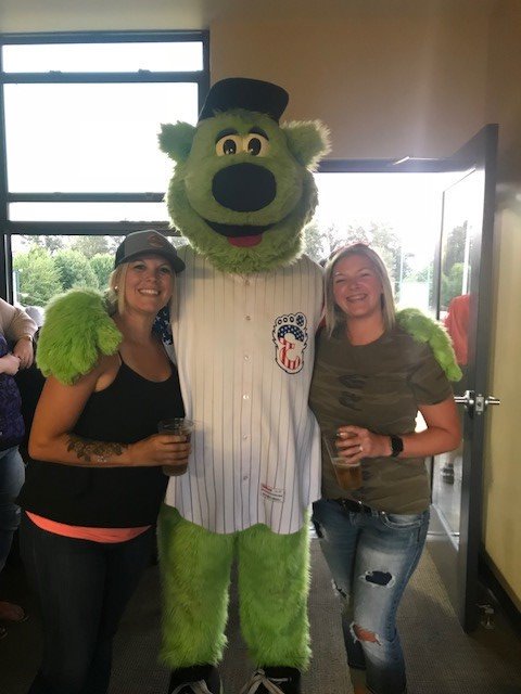 Pacificheadwear's tweet photo. Summer evenings at the ballpark! A handful of PH staffers enjoyed a night with our local minor league team, The Eugene Emeralds! We were also sponsor's for the evening for the American Hero Adventures. #pacificheadwear #eugeneemeralds https://t.co/jDLvwU53R5