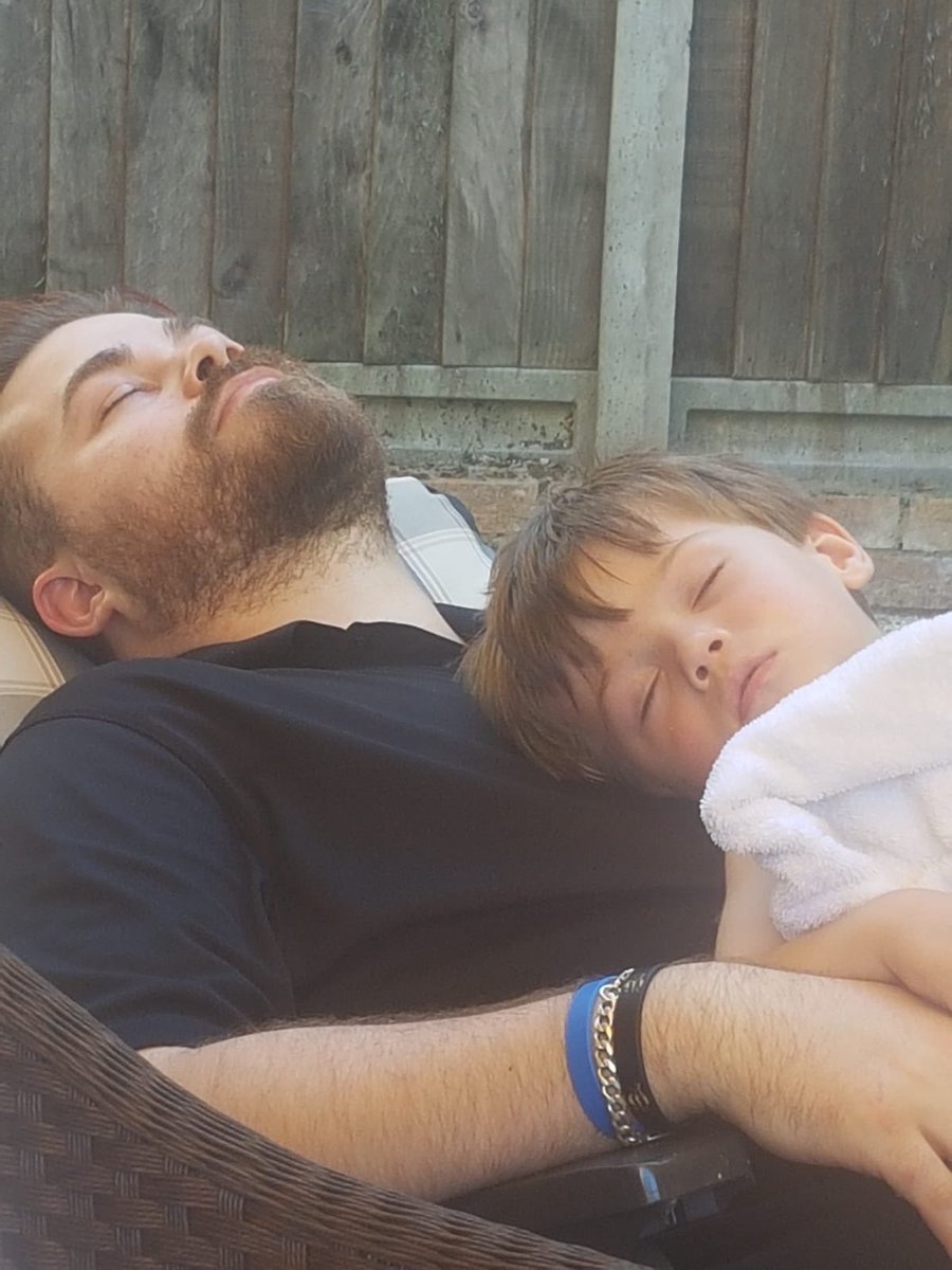 BanKsEsports's tweet photo. Nap time after a mad weekend with bear 🐻 now it’s travelling non stop and a different event every week, the hustle must continue... I need another solid sleep like this! https://t.co/ny8sX0ZnOc