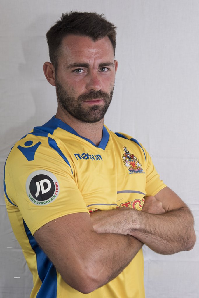HOOD RETURNS|

🕺🏻He’s back 🕺🏻

Delighted to welcome <a href="/JonHood2/">Jon Hood</a> back to the club for the 2018/19 season 💛💙

More here 👇🏻

facebook.com/51465856860478…