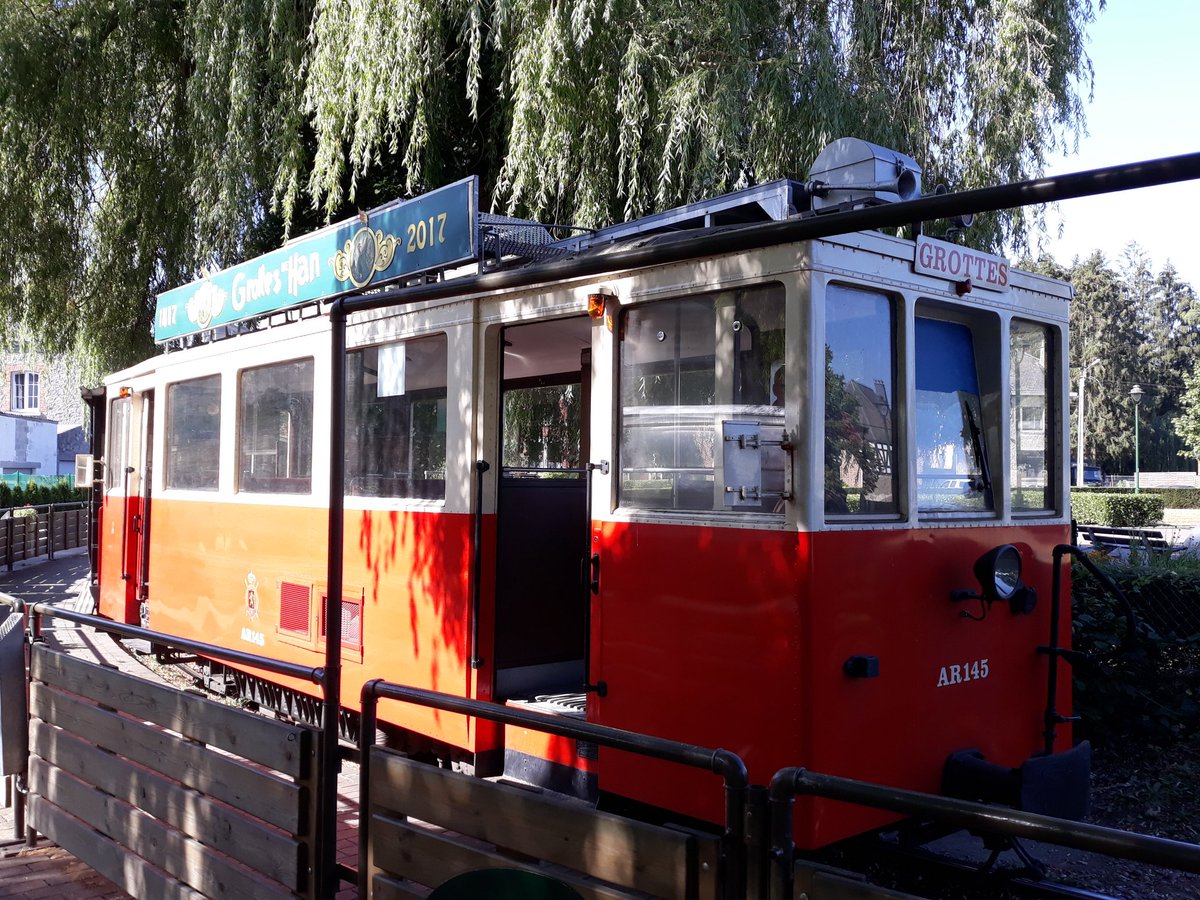 BourscheidLee's tweet image. Bonsoir @SNCB Aujourd'hui je suis allé au @GrottesdeHan via un billet excursion depuis Bruxelles.  Journée parfaite, train à l'heure, correspondance TEC immédiate à Jemelle et puis les @GrottesdeHan c'est juste passionnant !!! #clientcontent #Belgique #Wallonie