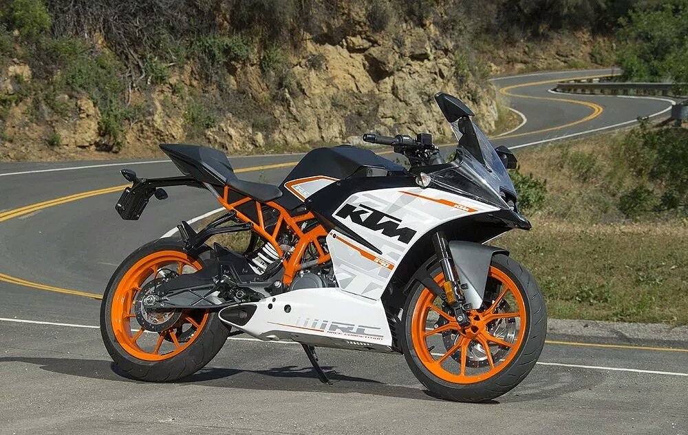 KTMamman's tweet photo. Leaves you with a great impression!
#KTM #RACING #READYTORACE #RC390 #KtmRC#KTMPowerWear #race #neverstrongenough #KTMAmman #BeAmman #LoveJo #DarwazehMotors #bikersofinstagram #race #bikeporn https://t.co/CjOleNRpih