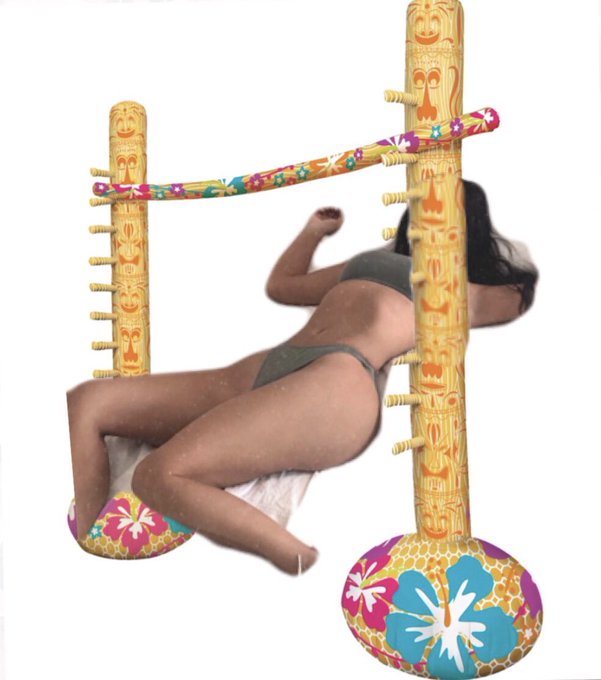 View image on Twitter