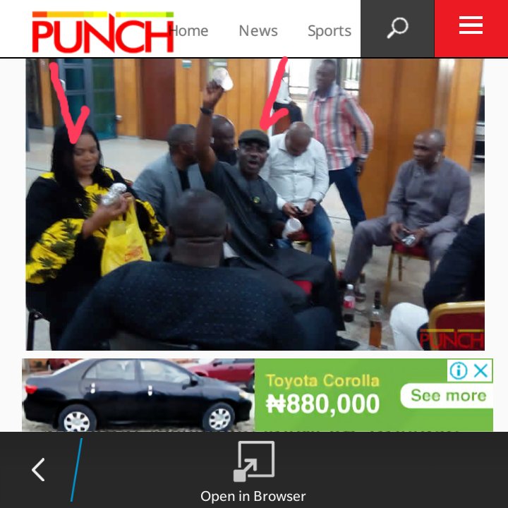 ABCITYTUNES's tweet image. Ds are d same pple shoutin at d NASS complex dis morning,sayin they're fightin 4 democracy.Drinkin liquor.@tvcnewsng