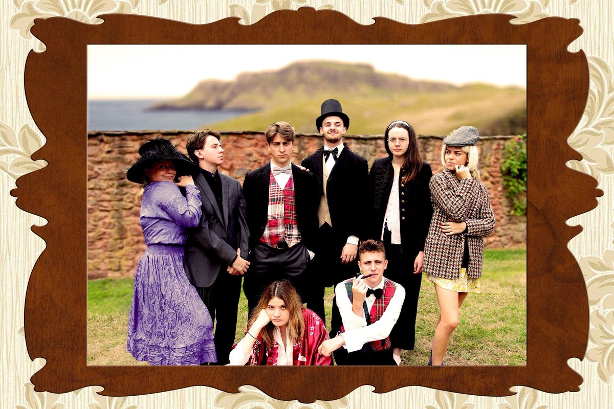 bluetoothkevint's tweet image. Here’s a funky edit of our cast photo 🎩🎧 #bluetoothkevintheatre #Greensidefamily #EdinburghFringe2018