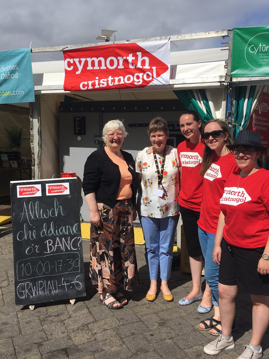 Am ddiwrnod! Ni di ennill stondin yr wythnos <a href="/eisteddfod/">eisteddfod</a> - diolch <a href="/WomensInstitute/">Women's Institute</a> a’n gwirfoddolwyr anhygoel! Dal ddigonedd o amser ar ôl i ddod draw i brofi’r ystafell #Dianc a canfod am yr ymgyrch newid hinsawdd!