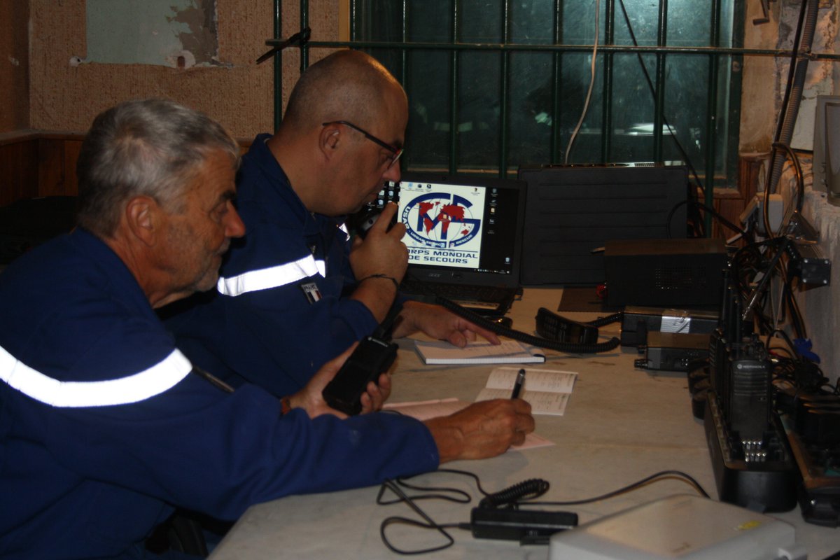 Indispensable au bon déroulement du stage, un poste de commandement est déployé tout au long de la semaine