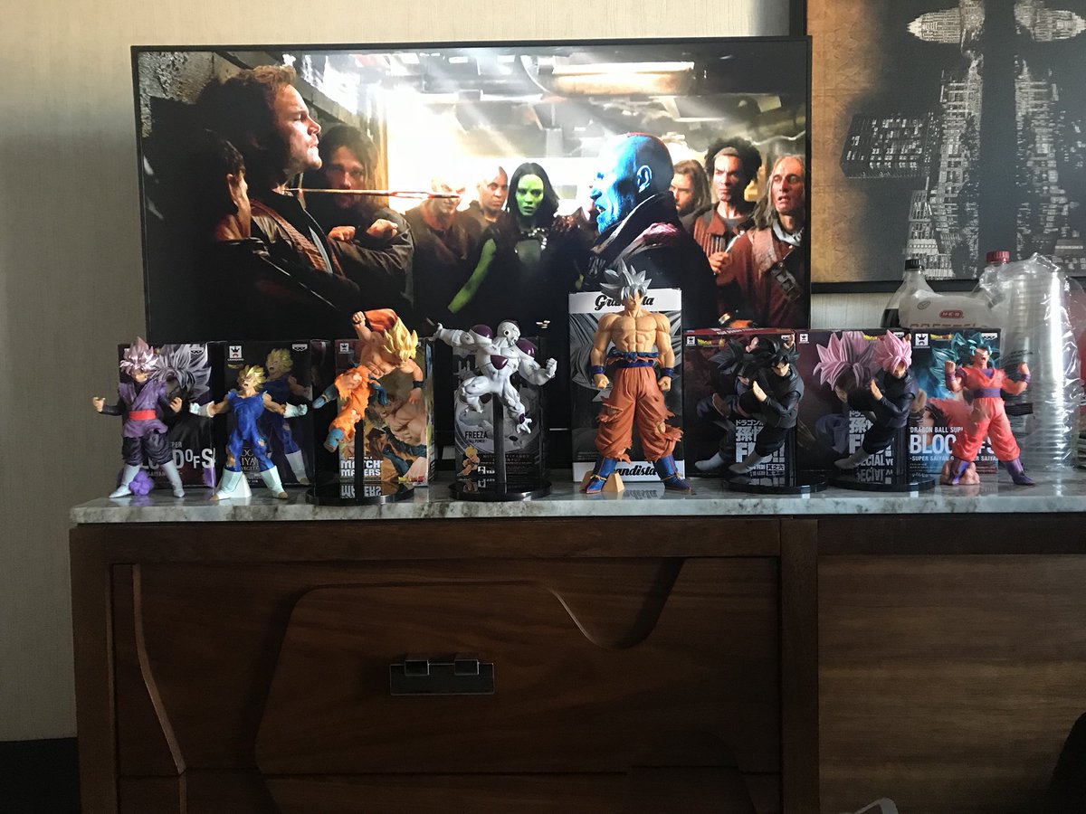 LSancheezy28's tweet photo. @Nanogenix love your stuff just have a question my husband and I are starting our own collection of statues do you have any suggestions on where to get a glass display case similar to yours? https://t.co/T0CFnrGApP