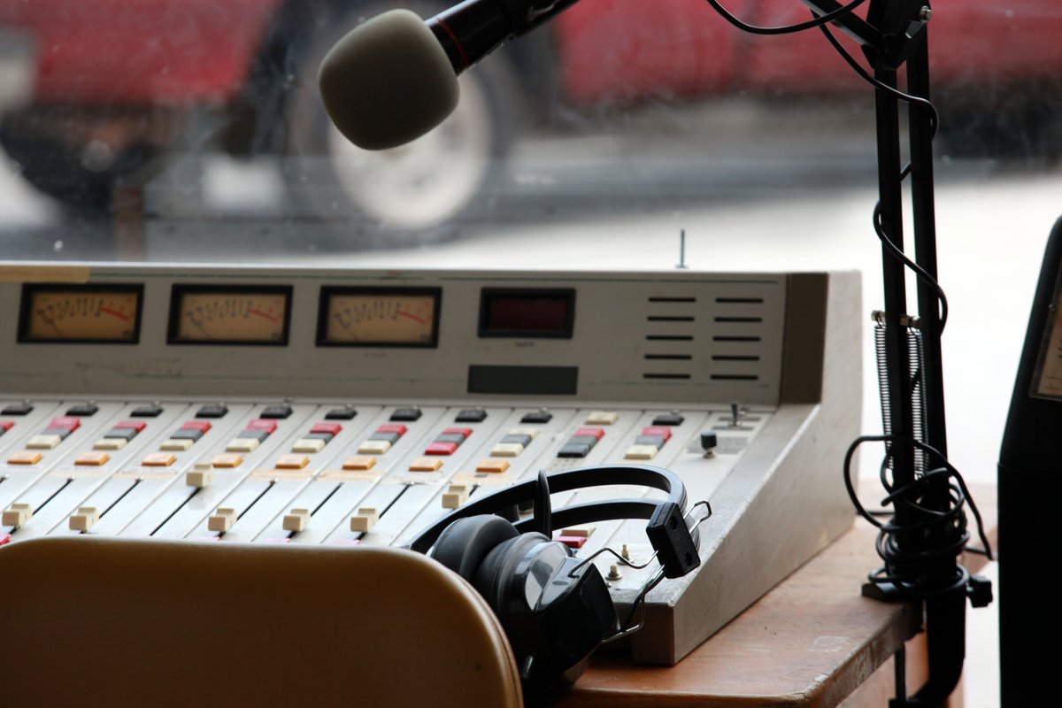 WhenWeLastSpoke's tweet photo. The local radio station of Fireside plays a vital role in the movie When We Last Spoke.  Although we won't be announcing the premiere on the radio we will certainly make it known when you can catch this wonderfully charming story.  

#georgiafilms, #movies, #radiostations https://t.co/wQBeMZ4V3U