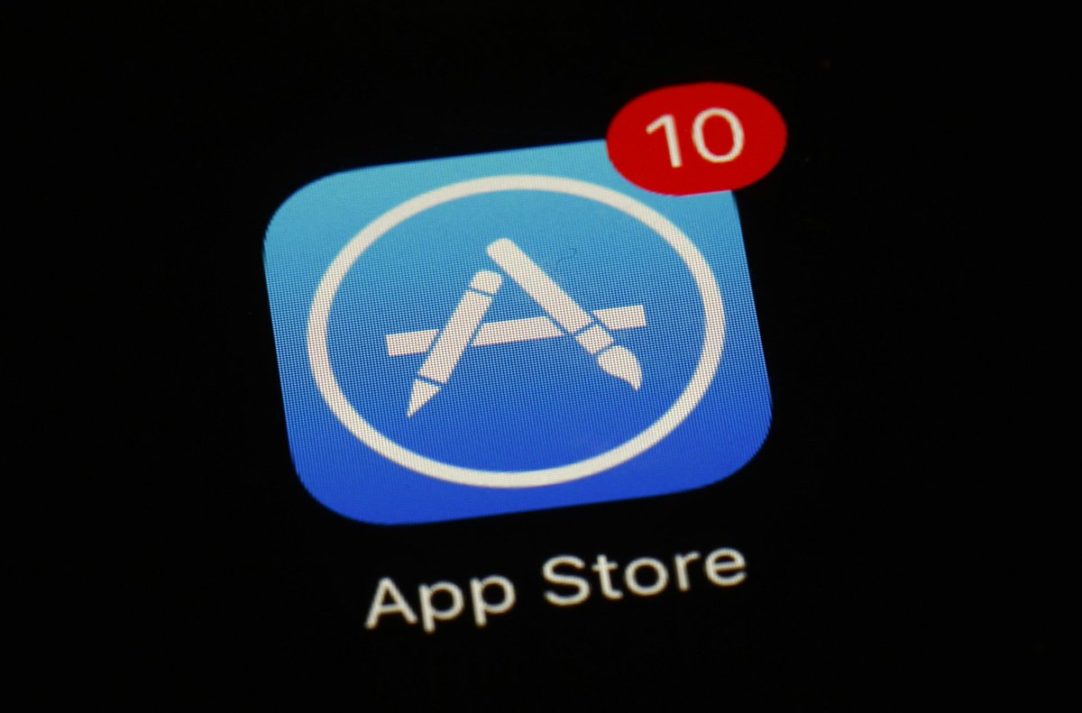 The Apple app store turns 10 years old and Tom Dekker tells us how they are celebrating this milestone! Next on #KellyCo