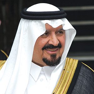 saudpoet's tweet photo. لو كلنا ربي خلقنا من سنين
خلقك ربي فعل وحدك تنوله
من قال عمرك كان ست و ثمانين
عمرك عمر شعبٍ و مجدٍ و دوله
#سلطان_بن_عبدالعزيز https://t.co/UQdzL9WVcR