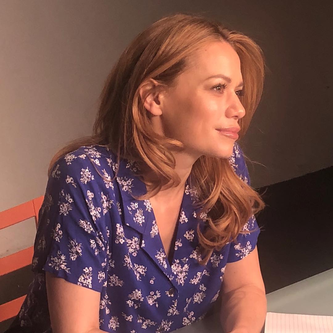 bjldaily's tweet image. Watch @BethanyJoyLenz on WCIA News where she talks about the importance of taking the time to read (actual) books. 📚 #15pages (📷 Andrew Toma) youtube.com/watch?v=2HmTpy…
