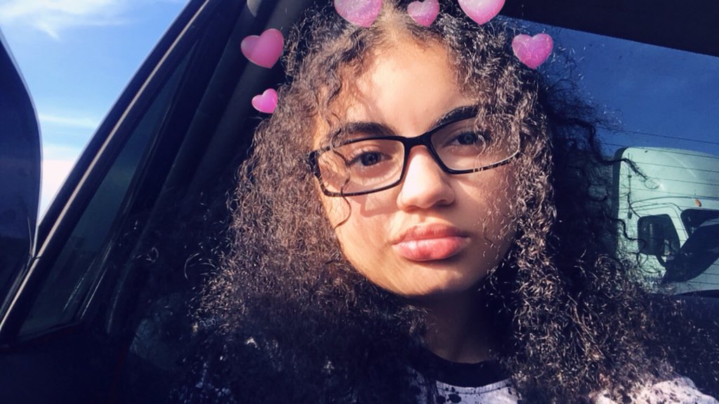 sindolan's tweet photo. Glad your okay E. Love you 💓 @EthanDolan @GraysonDolan 
#tuesdaySelfie 
(The second pic is amazing😉😂😂) https://t.co/vwWHtbYh8D
