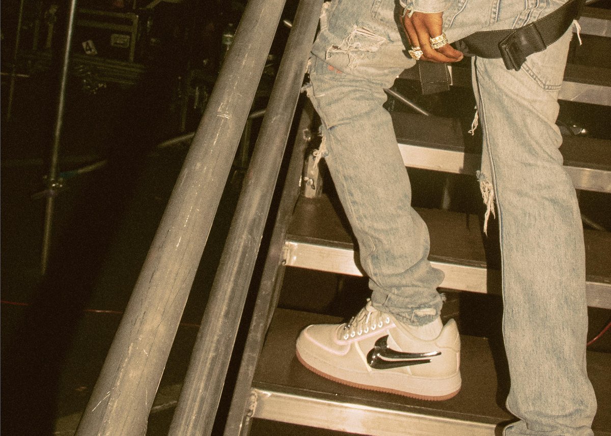 travis scott af1 sail on feet