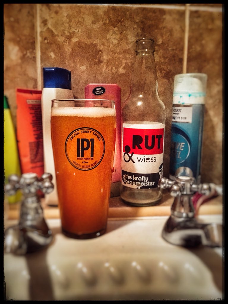 AstoundedG's tweet photo. @LeedsBeerWeek @NMBCoRefectory @NMBCo @finbackbrewery Evening all, I am currently enjoying a Rut &amp; Wiess - A Traditional Top fermented Cologne Style Kolsch. Lovingly created by @kraftybraumeist in Rural Suffolk!. #Bathbeers #CraftBeerHour #Suffolk @LittleEarthBeer @DurationBeer @hopstersipswich @EdwardstoneWH https://t.co/OQOiQWwFUo