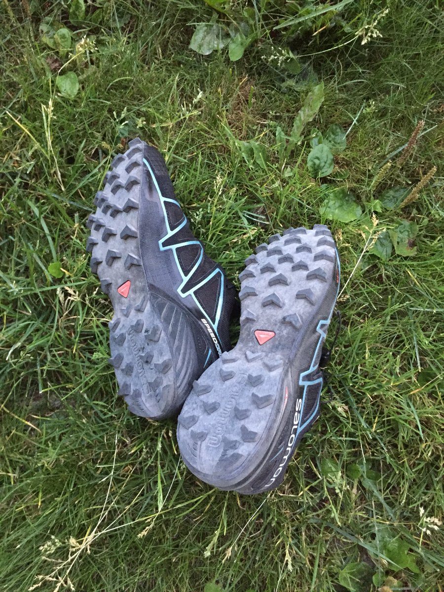 heidisandmo's tweet photo. Fornøyd med nye tursko! Hadde på forhånd sjekka ut utvalget og priser på xxl og gsport. Men selgeren på  @antonsport, Strømmen,  var den eneste som var interessert i å selge! Takk til deg! 👍Stort MINUS til butikkansatte på @xxlsport og @gsport , 👎 kanskje en ide å se kundene? https://t.co/P1tE30mRV1