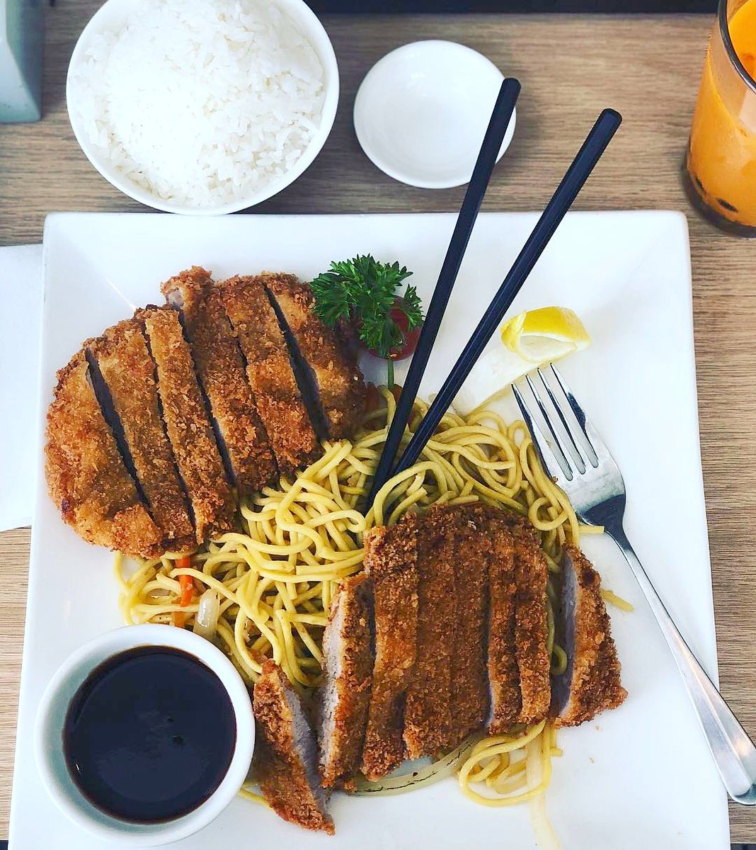 FujiatKendall's tweet image. We know you #love our #sushi but have you tried our #Agemono #Entrees? 🤤 Our #Tonkatsu is served with a side of #noodles, #miso #soup and a garden #salad!