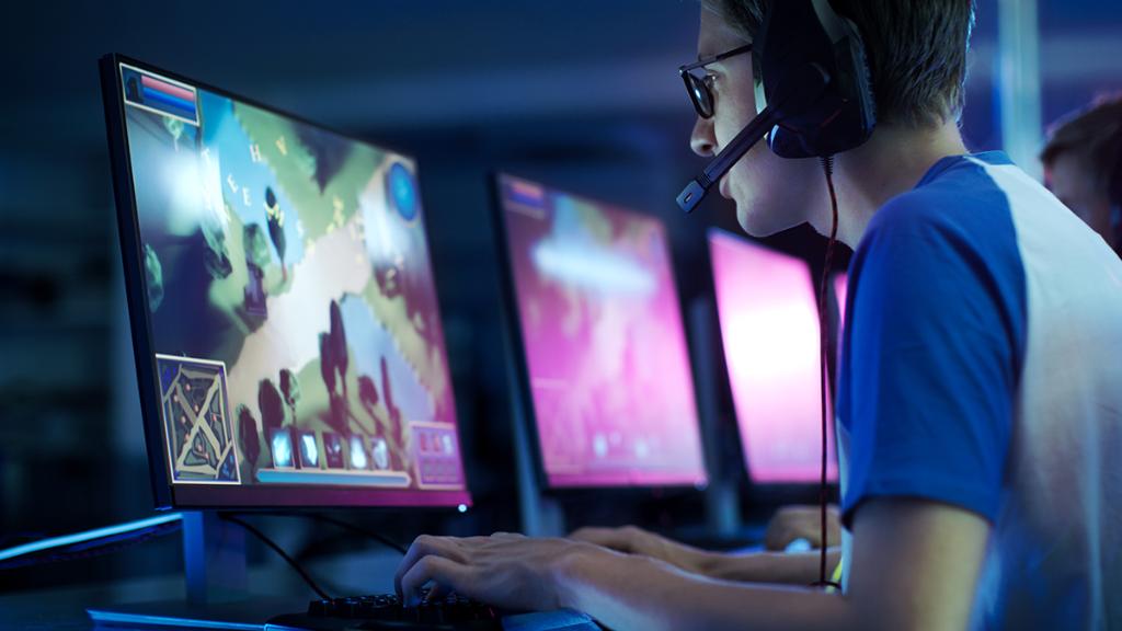 Cisco's tweet photo. Would you challenge #AI to beat you at your favorite video game? 🎮 Learn more about the future of #tech and #esports: https://t.co/5DRY0L3xGq https://t.co/0wAYbBHWfU