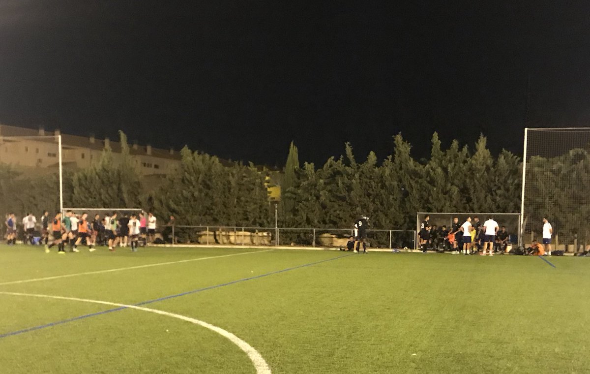 Descanso en Corvera, se adelantó el <a href="/raneroficial/">RaneroCF</a> por partida doble y redujo diferencias <a href="/BorjaCantarutti/">Borja Cantarutti</a> al materializar una falta de forma magistral.

#Estudiantes 1 <a href="/raneroficial/">RaneroCF</a> DH 2

#PretemporadaEstudiantes
#EstudiantesRanero