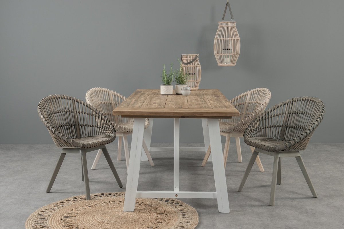 Lesser-Spotted tweet media