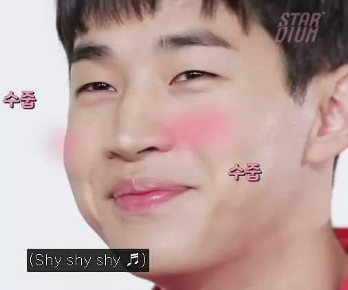 CabezaDeYesung's tweet image. take it slow del eunhae y es lo más 🔥 cachan que la letra dice cosas como
•"make me hot" 
•" let me go your inside"
•"yeah, right there, aahh"
•"Say 'yes' " 
•"I know you want it too"

DH canta y de fondo HJ con voz super suave aah
¿¿Que quieren que yo piense?? Así no puedo