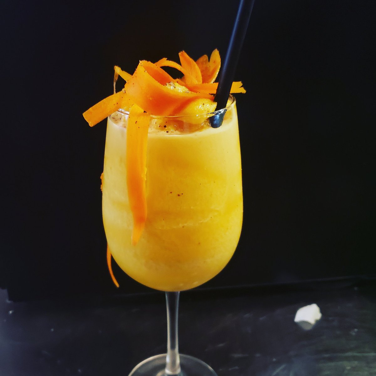 Factory_No2's tweet image. #inflamation? Try one of our Orange Turmeric smoothies! It has an entire shot of #fresh juiced turmeric root! #myFLXtbex
