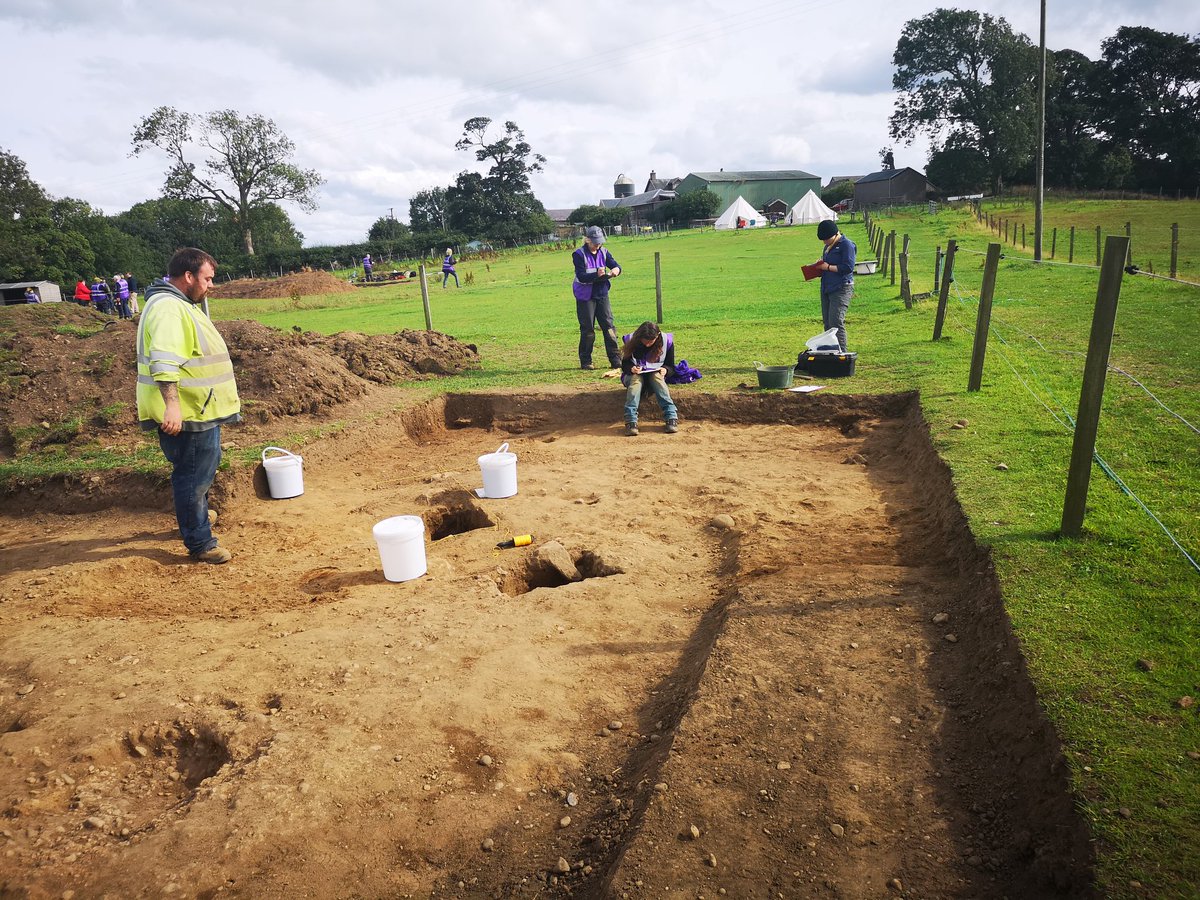 SMacGal's tweet image. Progress being made in Trench 3 today @CLUTHA2018 #CAP18 @Northlighter @PJMurtagh @gmacg_1 @Kaatiiex30 @tookiebunten @UofGArchSoc