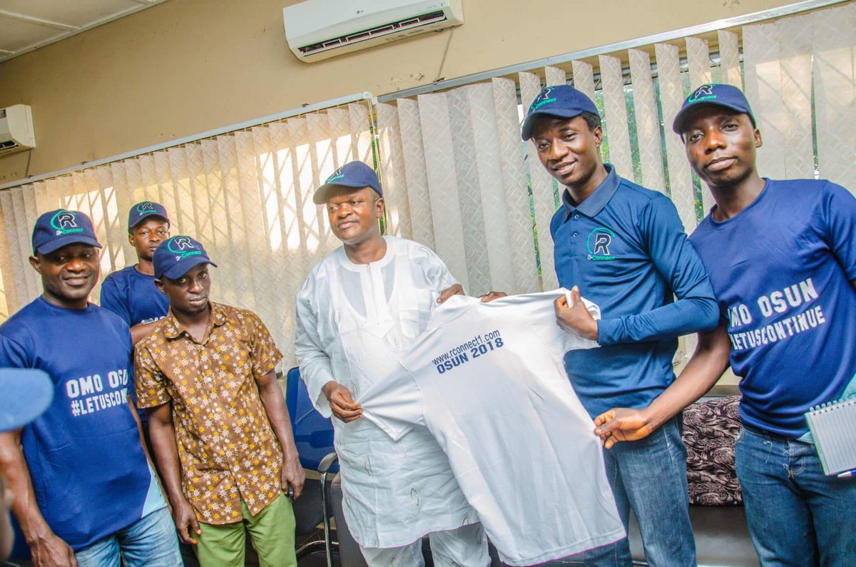 alabiwale29's tweet photo. After our field work, R-Connect paid courtesy visit to Alhaji Fatai Kolawole, Permanent Secretary SUBEB in his ofc to further discuss the group's grassroots sensitization and mobilization project for the coming gubernatorial election tagged "OMO OSUN, #LETUSCONTINUE with APC" https://t.co/o2sEYF1PHt