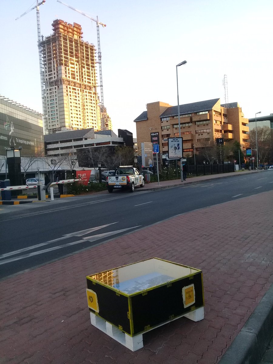 FurnishingWell's tweet photo. @KaizerChiefs 🍷🍝
Order your Sandton Skyline  Designer Dinner Table. Click link to buy cash R3000
https://t.co/k9VeZFvx6H or WhatsApp 0604840021 for lay buy options  
We make them in red, blue, green, yellow, back &amp; white all colours of the #SAflag or be that Midrand guy https://t.co/uuYZ42nKeV