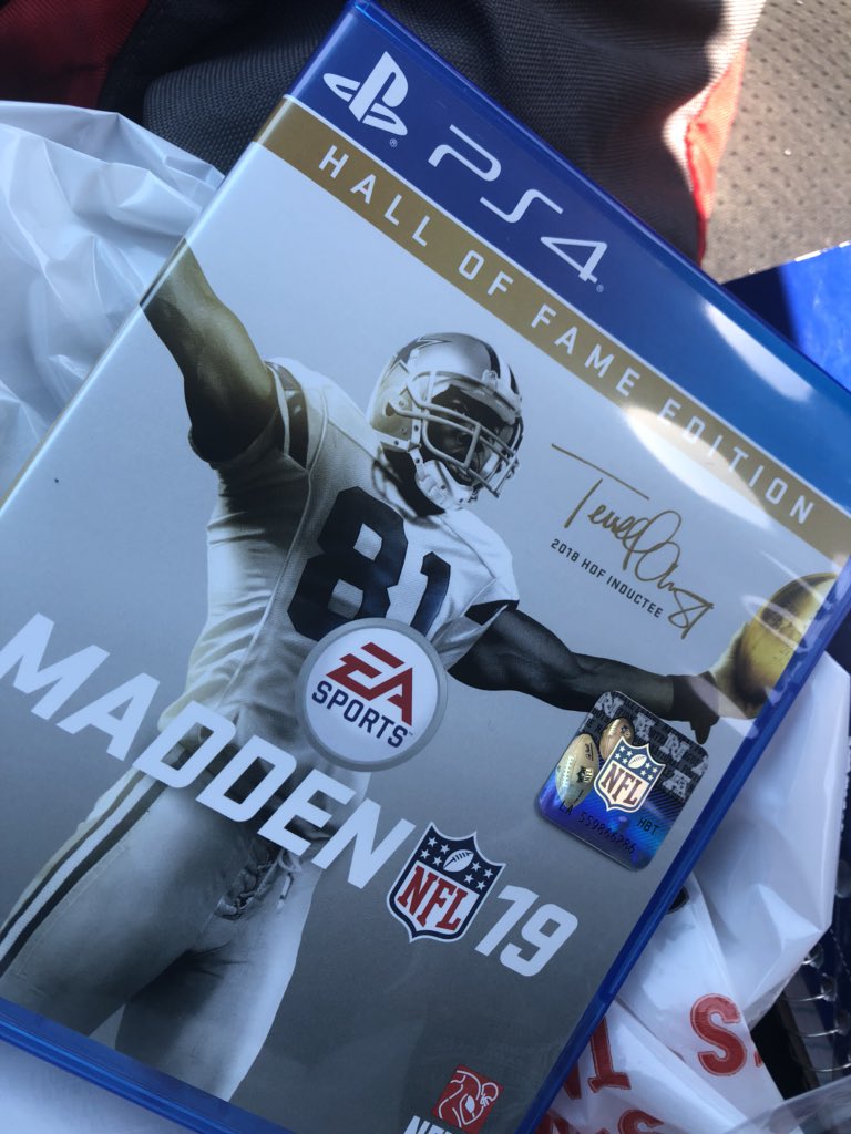 J_dot24's tweet photo. When those redeem points come in clutch 😂😂😂😂 https://t.co/HCRCKGzTXx