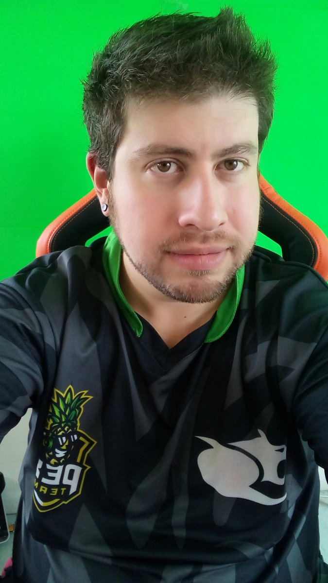 ProfeAndresX's tweet image. Recuerden que si están gordos no deben usar jersey, a menos que sean guapos, entonces se compensa el asunto #GoPEX