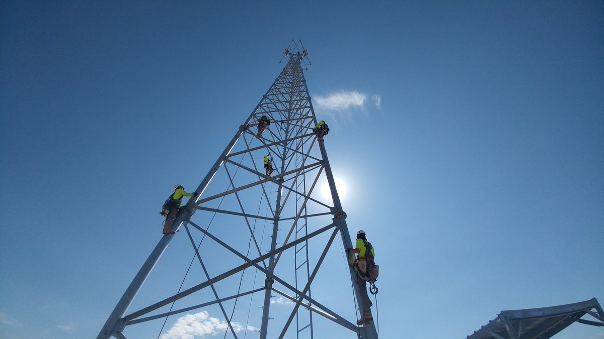 SiouxFallsTower's tweet photo. At #SFTower unity is one of our core values. We pride ourselves on working together as a team to increase the quality of our work. PC: Nicholas Hauck, UT #TowerTuesday #Unity #SFTower2018 https://t.co/klmXYGuwjZ