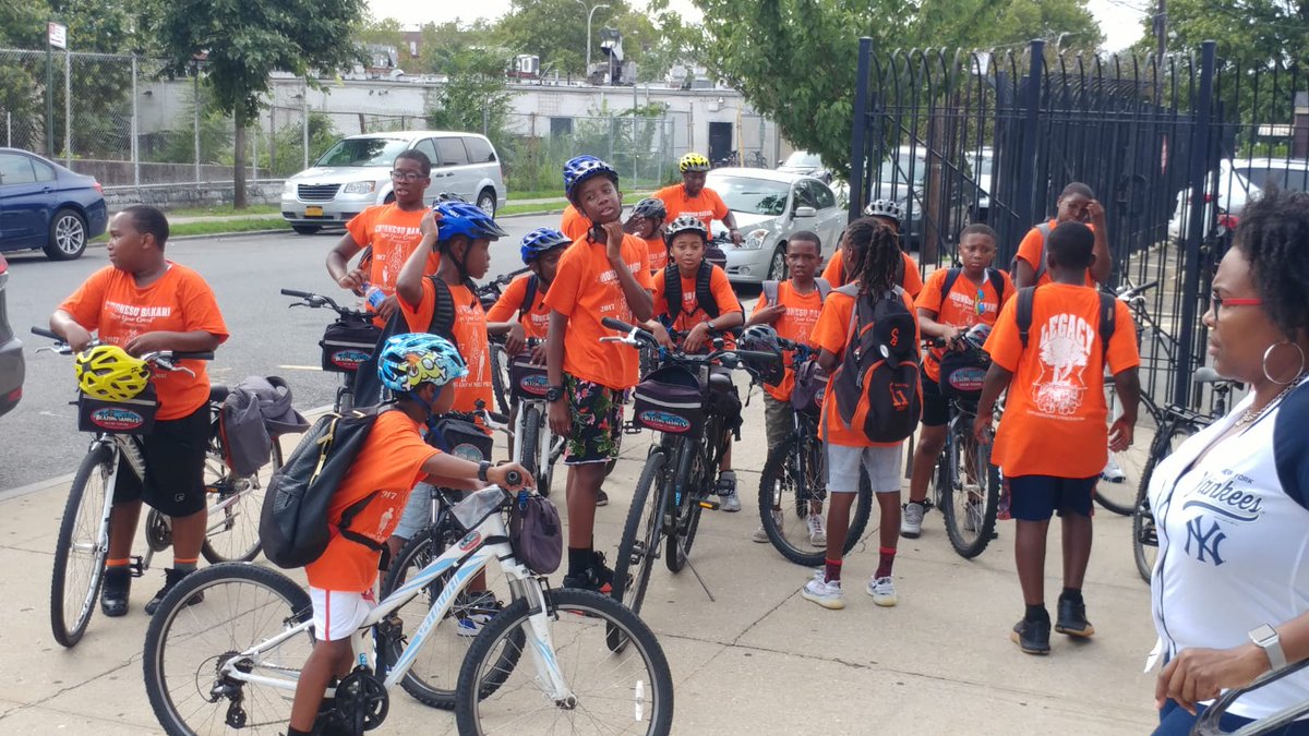 CBYoungMen's tweet photo. Who is better than them ??!??!! The Young Men took the train to South Street Seaport ( Manhattan), rented bikes and RODE them back to Brooklyn ( East NY). WOW.... #strong #cblegacey #cbtravels #summer18 #bikers #boro2boro #mentoringmatters #lifelessons #theywillridebacktomorrow https://t.co/wpig4BupUi