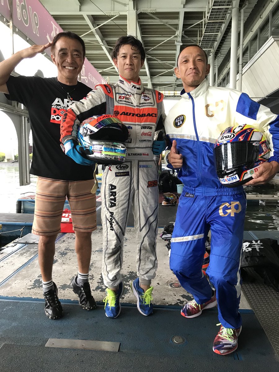 Makoto Busujima 昨日の事 この二人を怪我させてはいけない そう強く思うほど僕はレバーを強く握りしめた 全速全開のクルーズ 笑 Gt300 高木真一 トレックスポーツ 青木宣篤 ボートレーサー 毒島誠 ペアーボート 落水寸前 驚異の体幹バランス