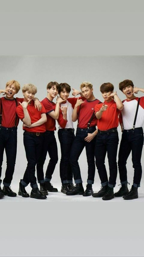 Melanie229's tweet photo. @BTS_twt the army of Peru loves you all https://t.co/poI1jpUUHZ