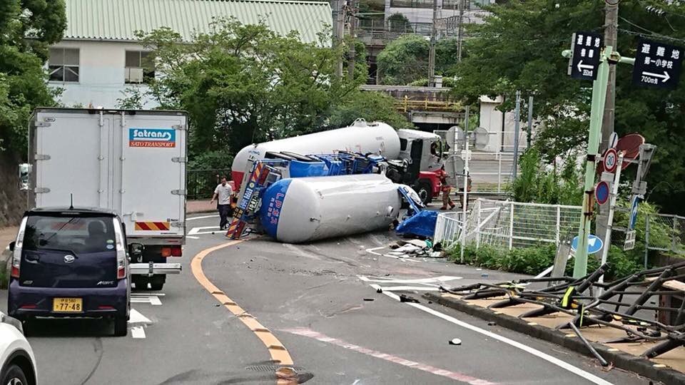 【横転事故】静岡県熱海市 県道11号(熱函道路) 来宮駅付近でタンクローリーが横転事故 渋滞中【熱愛】令和ロマンの髙比良くるま、オンラ…【火事】神奈川県秦野市千村1丁目で火災!…【カオス】高知県にドンキ上陸!開店前から…【動画】旭川市 旭山動物園の事故動画がヤ…【雪崩】岩手県北上市「夏油高原スキー場」…【返金】中居正広ファンクラブ『のんびりな…【悲報】ブルアカらじお 無料公開イベント…【悲報】Zeppのドリンクホルダー配布終…