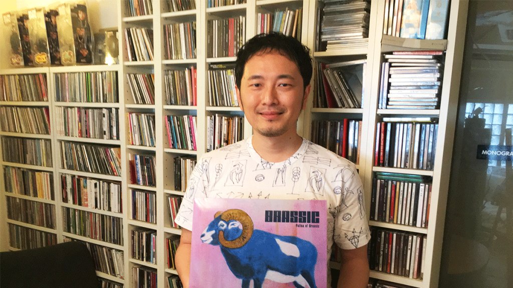 soundrope's tweet photo. 音楽好きのレコードライフ：第1回 野崎良太（Jazztronik） https://t.co/isV0JFoL1X https://t.co/QQhBy5idO5