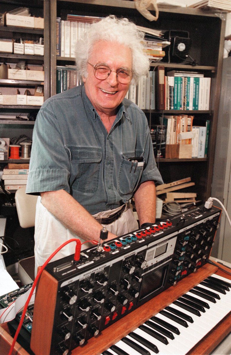 dark_shark's tweet photo. Robert Moog And The Story Of The Moog Synthesizer #interview #electronic #music #history https://t.co/rgSeUAkKW1 https://t.co/PK3zLwlDNc