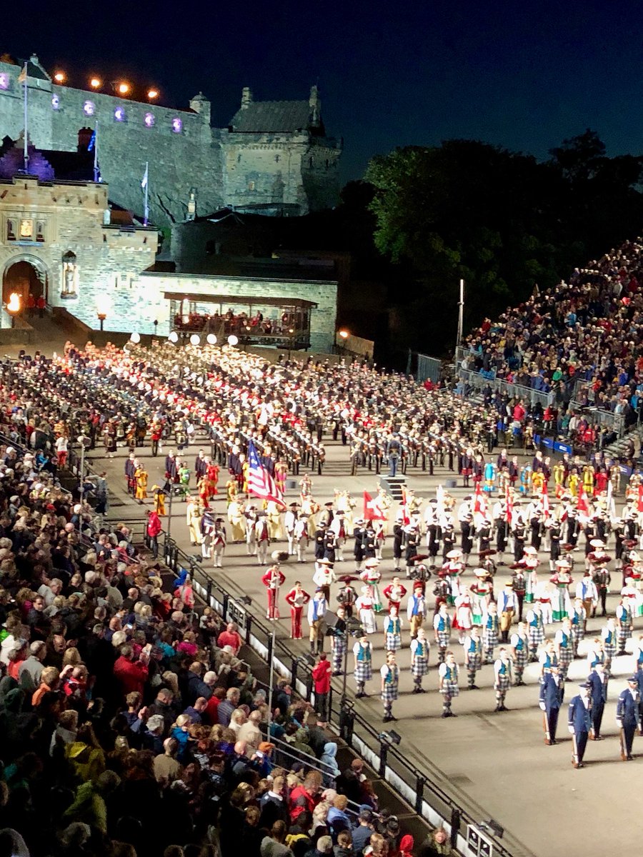 LaurieABryant's tweet image. If you&apos;ve never seen the @EdinburghTattoo, do! Ticked off a bucket list item on Friday and it was an amazing experience. History, pomp, great music and the best atmosphere ever! #EdinburghCastle Thousands of folks watching, no one on their phone. #enthralled