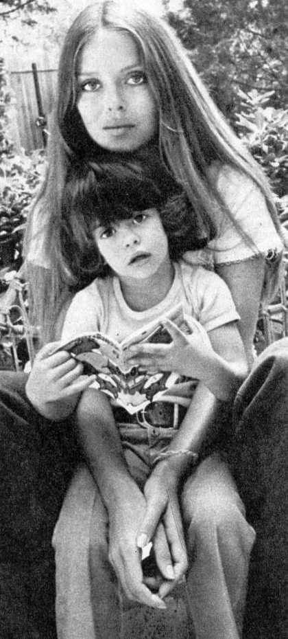 Happy 50th Birthday to Francesca Gregorini!
Daughter of Barbara Bach; Stepdaughter of Ringo Starr 