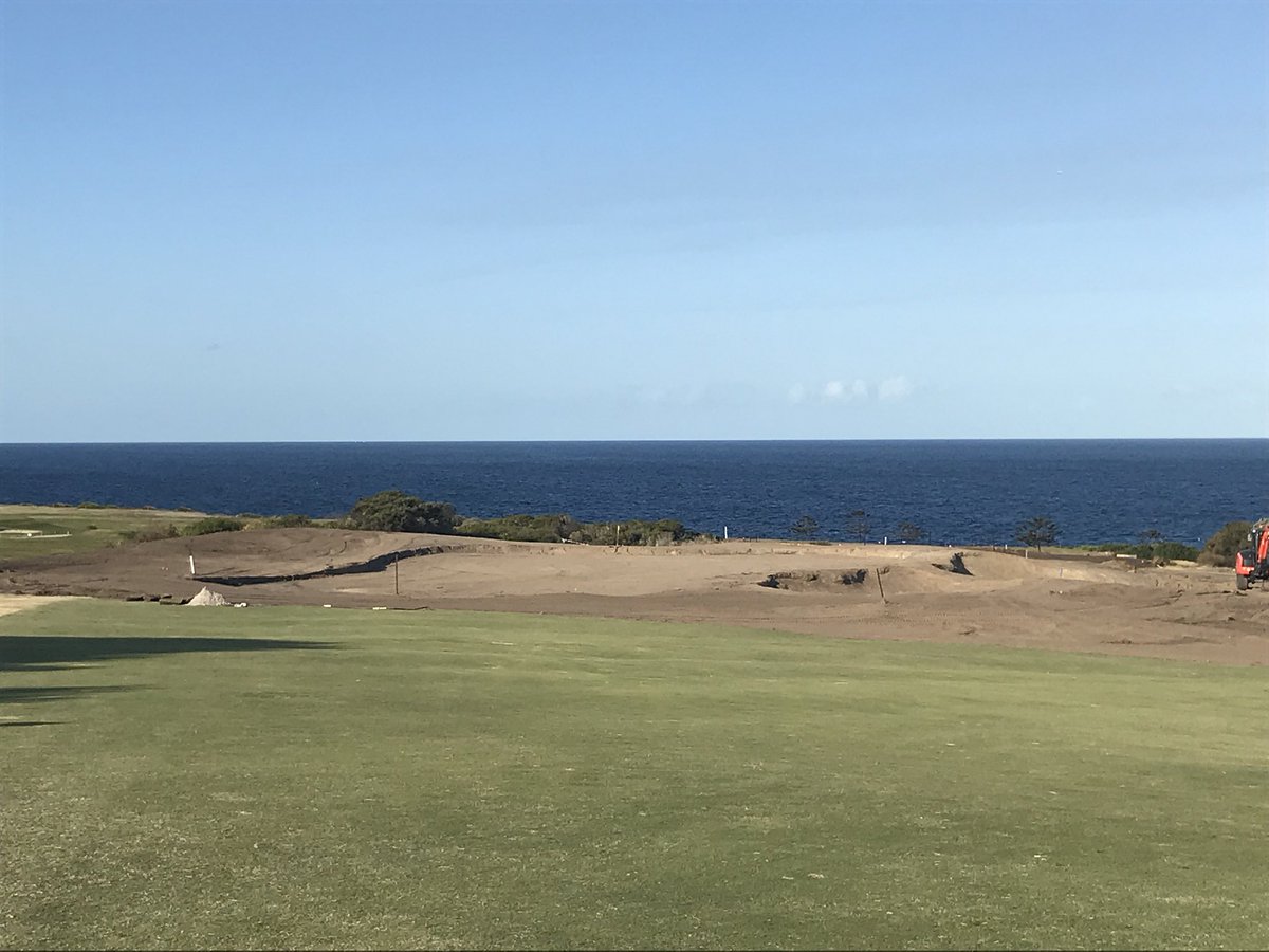 golfshapes's tweet photo. Work is well underway on our new design of the 8th green and new 19th hole @stmichaels_golf https://t.co/vCPPKlsN75