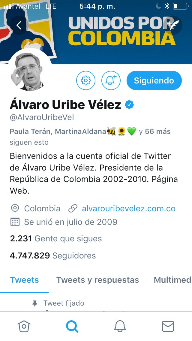 Malalisima's tweet photo. Uno lleva 8 años sin ser presidente y aún se autoproclama, el otro lleva 5 minutos sin serlo y ya figura como Expresidente 👏🏻 ven la diferencia? https://t.co/BAFuQGV669