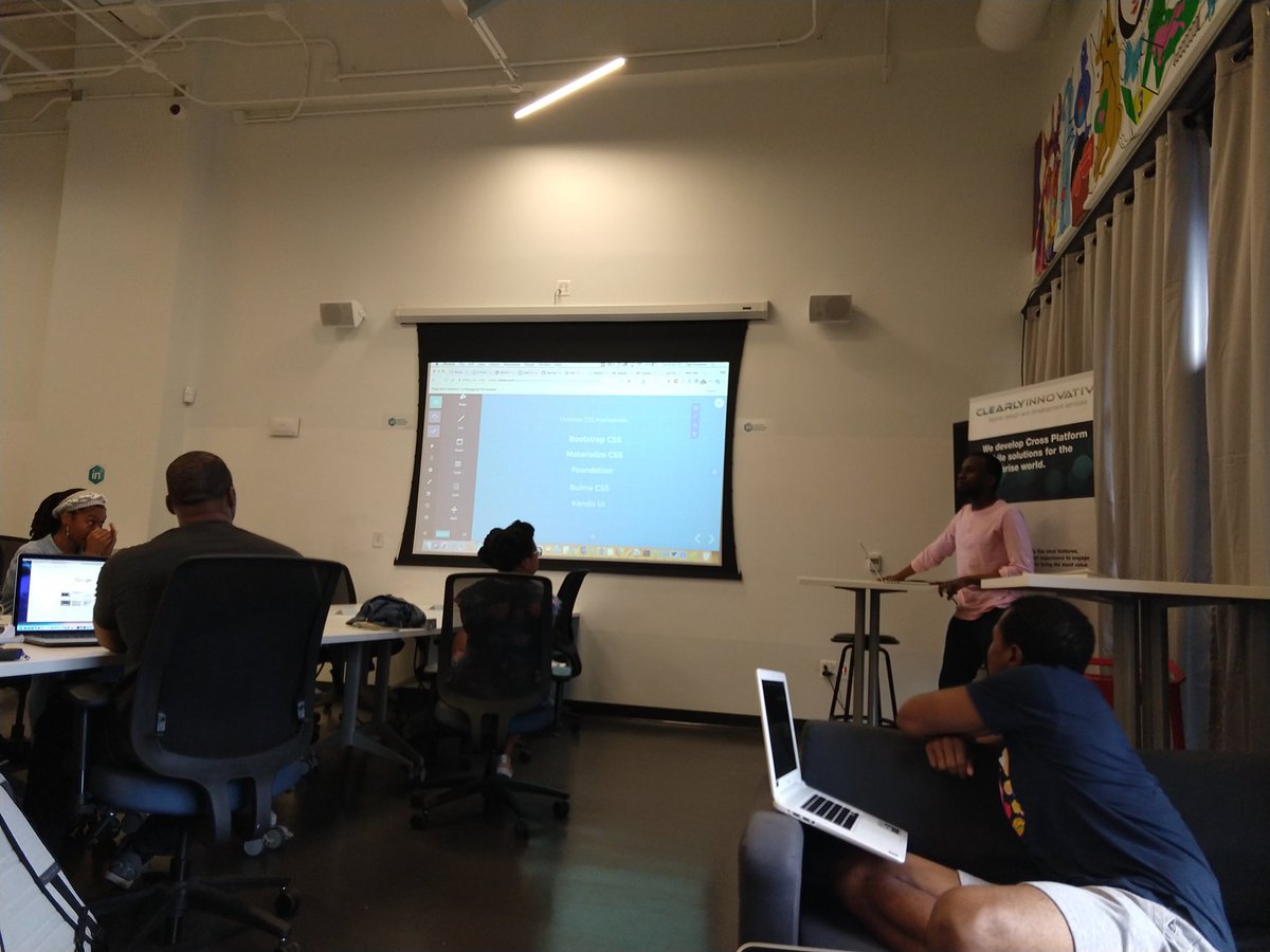 dplumme7's tweet image. Ogo Elumeze is giving us a comparison of the various CSS Frameworks he&apos;s used at @C_Innovative 

#bulma #bootstrap #materializecss #ui