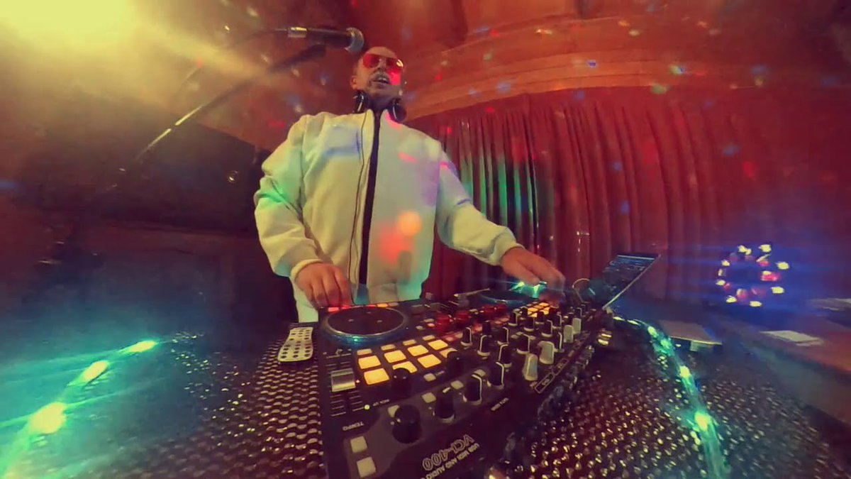 vinylburns's tweet photo. Here's the private December Burner Room Session. Share it and help get it to 8 Million views. https://t.co/j6cDklvWo8 #dj #djing #boilerroom #burnerroom #burnerlounge #pooldj #ibiza #characterdj #tonyclifton #andykaufman #partydj #djlivestream #livedj #openingdj #festivaldj #fb https://t.co/2mlIrFCpGs