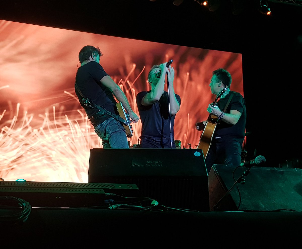 AlboranTeam's tweet photo. #Fotos Imposible no emocionarse con @pabloalboran y su #TourPrometo esta noche en el festival @PortaFerrada #TourPrometoPortaFerrada https://t.co/TUPIXqsYoX