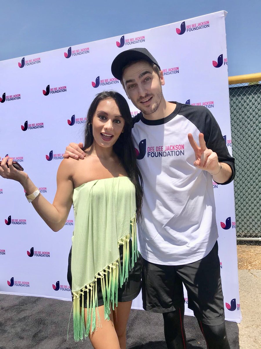thealexisjoy's tweet photo. The awesome @HeffronDrive talked all about #HotSummer 🌞, new music &amp; he took on a fun SPEED ROUND!! Find out a fun fact that fans don’t know about him in our INTERVIEW here: https://t.co/Da4YAxDTow https://t.co/hEXdBkZkKq